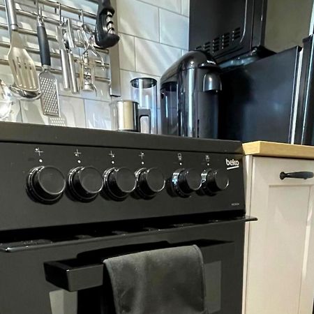 Stunning Luxury Apartment In Central Lymington Eksteriør billede