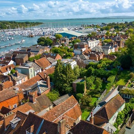 Stunning Luxury Apartment In Central Lymington Eksteriør billede