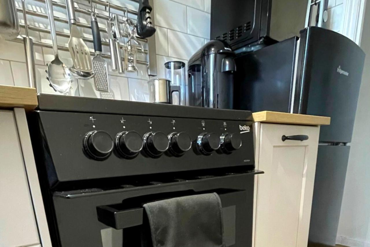 Stunning Luxury Apartment In Central Lymington Eksteriør billede