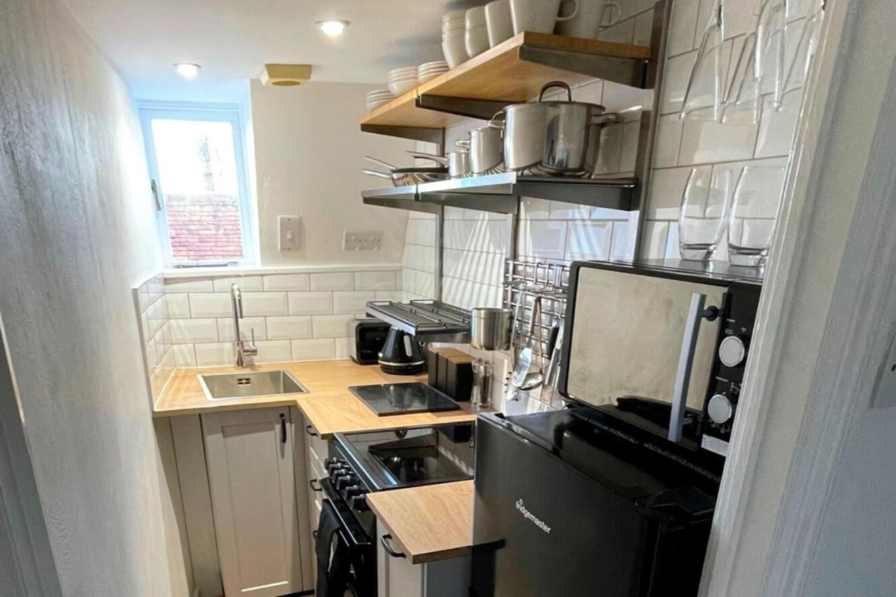 Stunning Luxury Apartment In Central Lymington Eksteriør billede