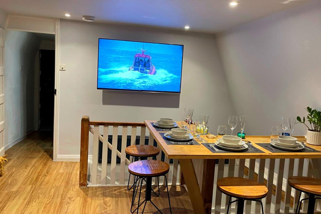 Stunning Luxury Apartment In Central Lymington Eksteriør billede