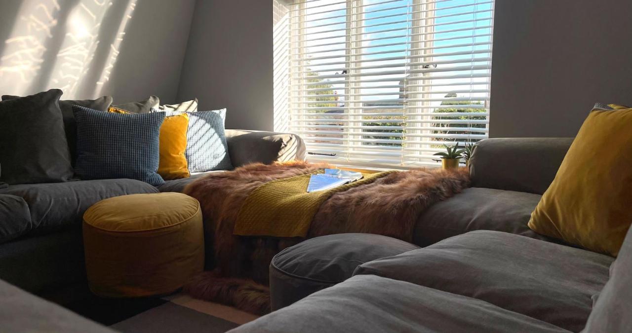 Stunning Luxury Apartment In Central Lymington Eksteriør billede